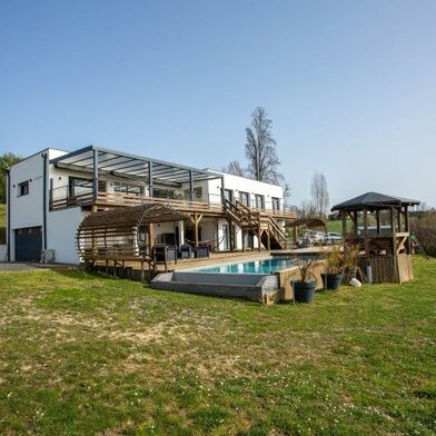 Maison 8 pièces 779000 €