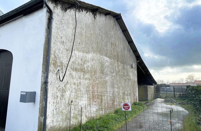 Hangar de 250 m² avec ancien moulin  Fort potentiel — photo 2