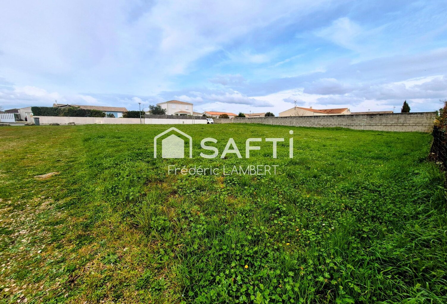 Terrain viabilisé 924 m²  Libre constructeur — photo 1