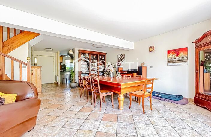 Maison non mitoyenne : 5 chambres, séjour de 48 m² — photo 2
