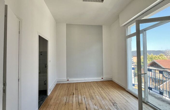 Vente immeuble   Lourdes (65100) — photo 2