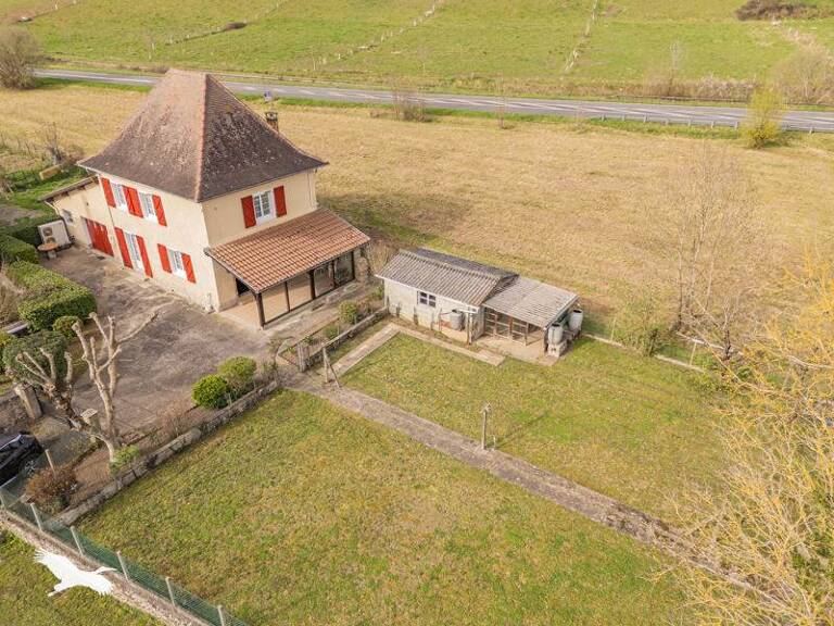 Maison de bourg de 5 pièces principales — photo 1