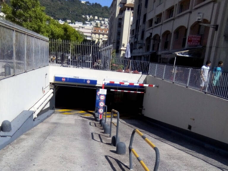 Nice-Auguste Gal: place de parking à vendre soumis au bail emphytéotique jusqu en 2058 — photo 1