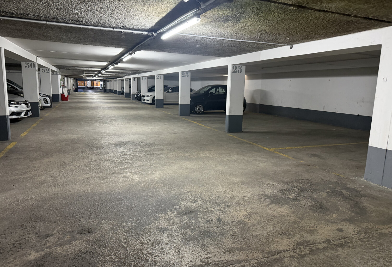Nice-Auguste Gal: place de parking à vendre soumis au bail emphytéotique jusqu en 2058 — photo 1