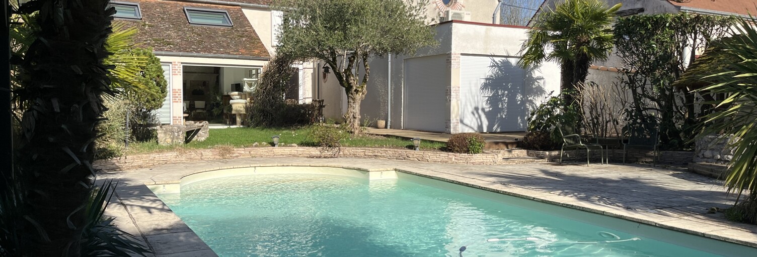 Maison 9 Pièces 201 m² à vendre à Saint-Denis-en-Val (45560)