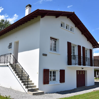 Appartement 4 pièces 810 €