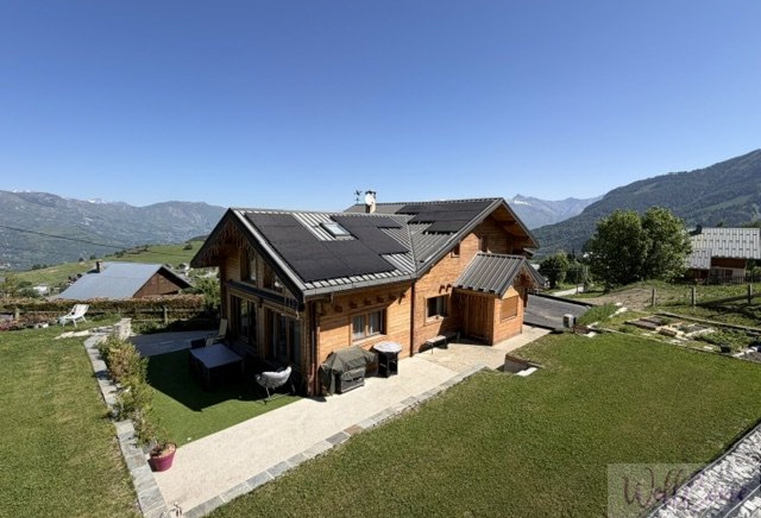 Chalet — photo 1