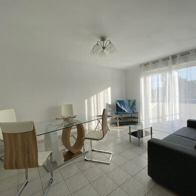 Appartement 2 pièces 927 €