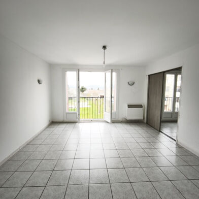 Appartement 4 pièces 813 €