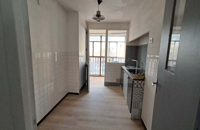 RAVISSANT TYPE 3 DE 49,01M2 REFAIT A NEUF — photo 4