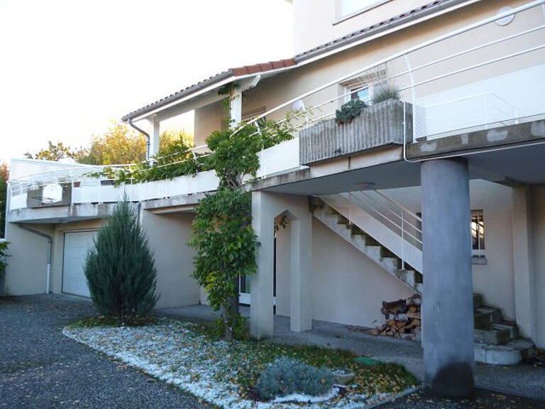 Villa - Standing et garages - Ceyrat — photo 1
