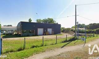 Immeuble  320 m² à vendre à Saint-Médard-de-Guizières (33230)