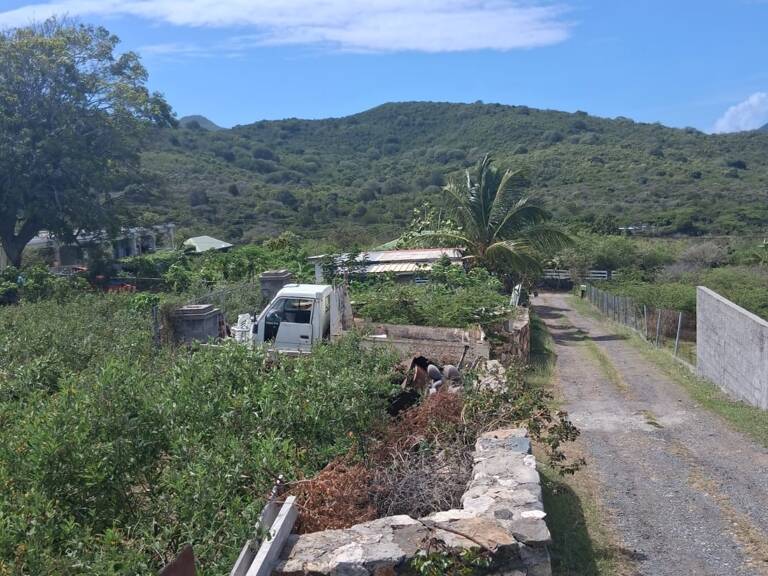 Vente Terrain à bâtir 2 150 m&sup2; — photo 1