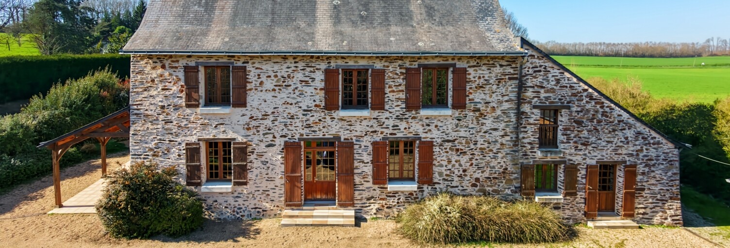 Maison 10 Pièces 256 m² à vendre à Ombrée d'Anjou (49420)