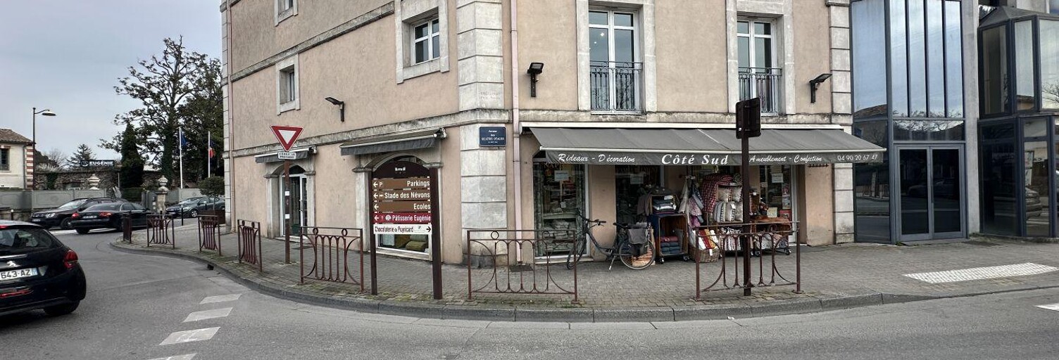 Commerce  70 m² à vendre à L'Isle-sur-la-Sorgue (84800)