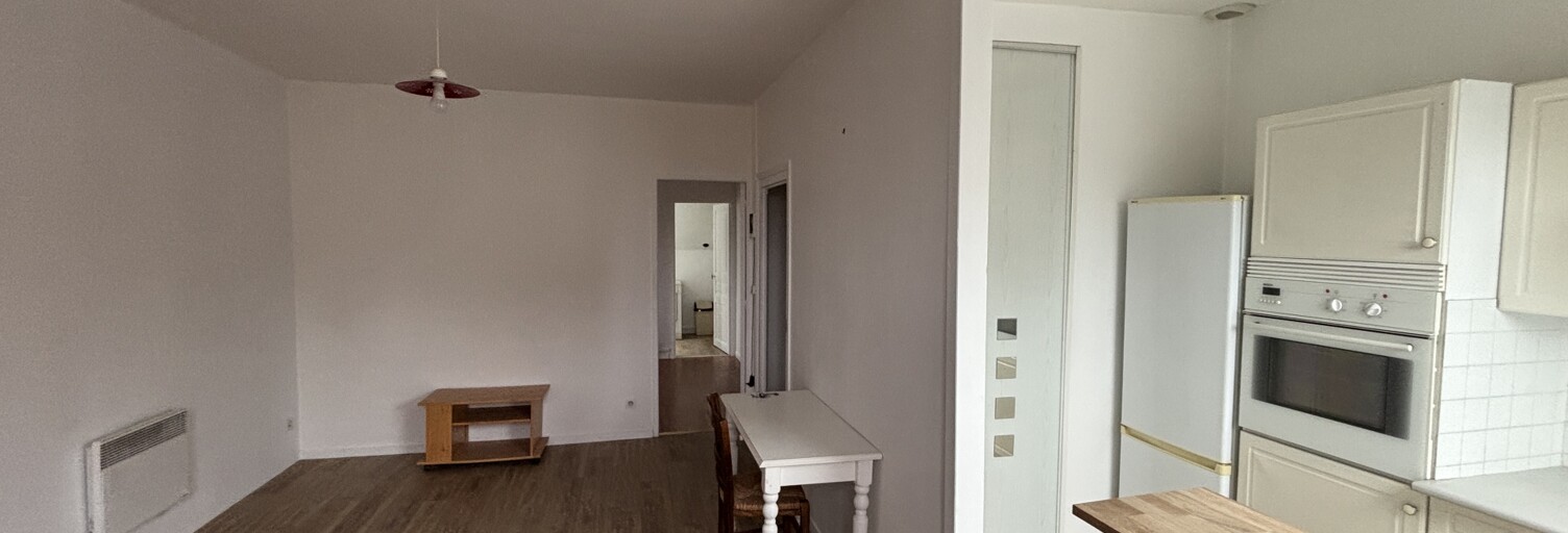 Immeuble  98 m² à vendre à Arnage (72230)