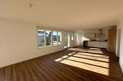 Appartement 4 pièces 910 €