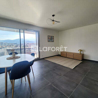 Appartement 2 pièces 990 €