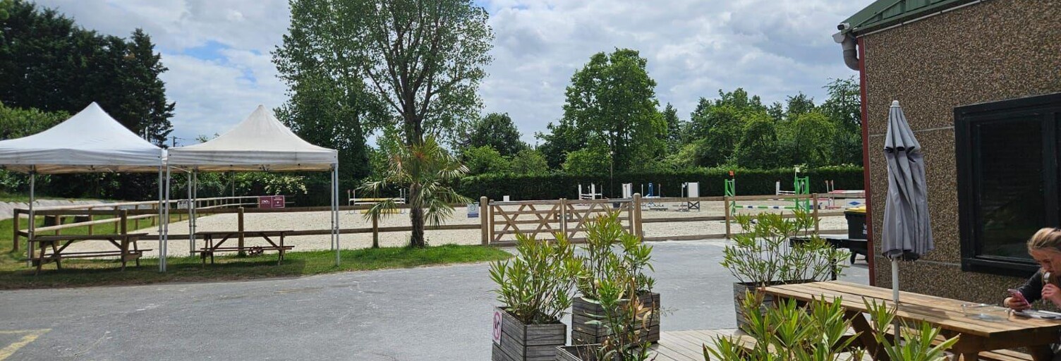 Commerce  8310 m² à vendre à Mérignies (59710)