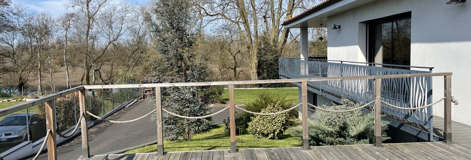 Maison 5 Pièces 197 m² à vendre à Les Billaux (33500)