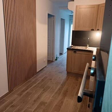 Maison 3 pièces 810 €