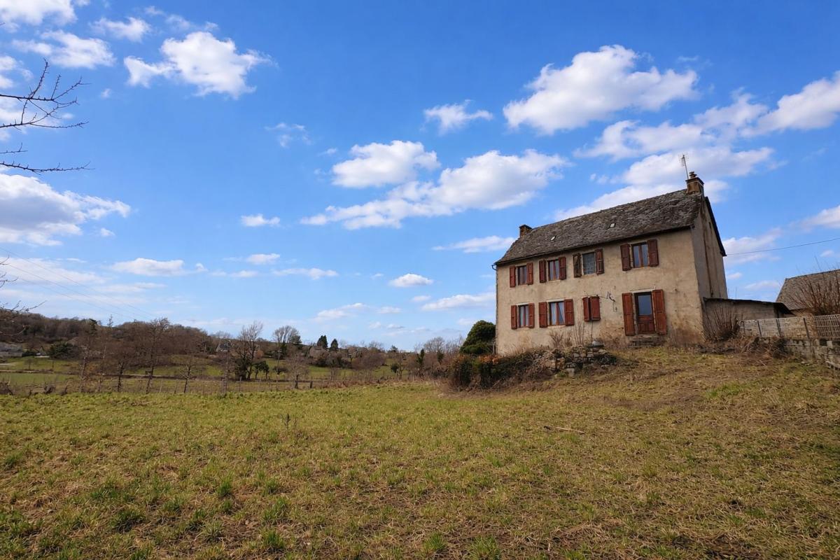 Villa / Maison  T6 à vendre Sénergues 12320