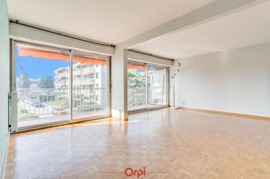 Appartement 4 pièces 275000 €