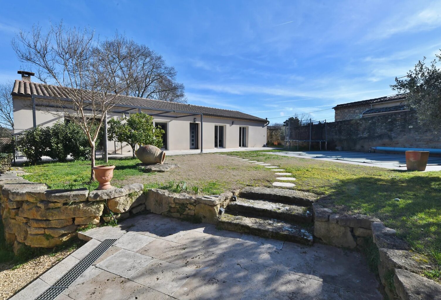 Villa avec jardin et piscine — photo 1