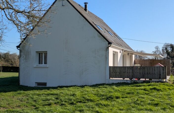 SAINT TUGDUAL MAISON DE 110 M² 5 PIÈCES 4 CHAMBRES AVEC VIE DE PLAIN PIED SUR PARCELLE DE 4479 M² — photo 3