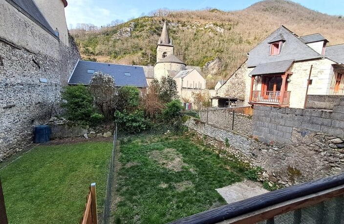 Maison avec jardin au cœur de Sarrancolin — photo 3