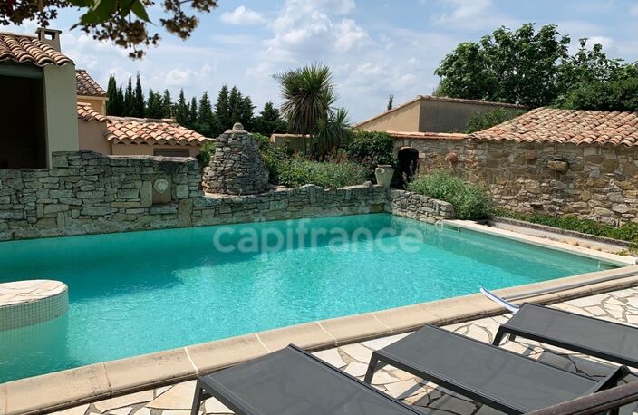 VILLA PROVENCALE DE PLAIN-PIED A AUBIGNAN (84) AVEC PISCINE — photo 4
