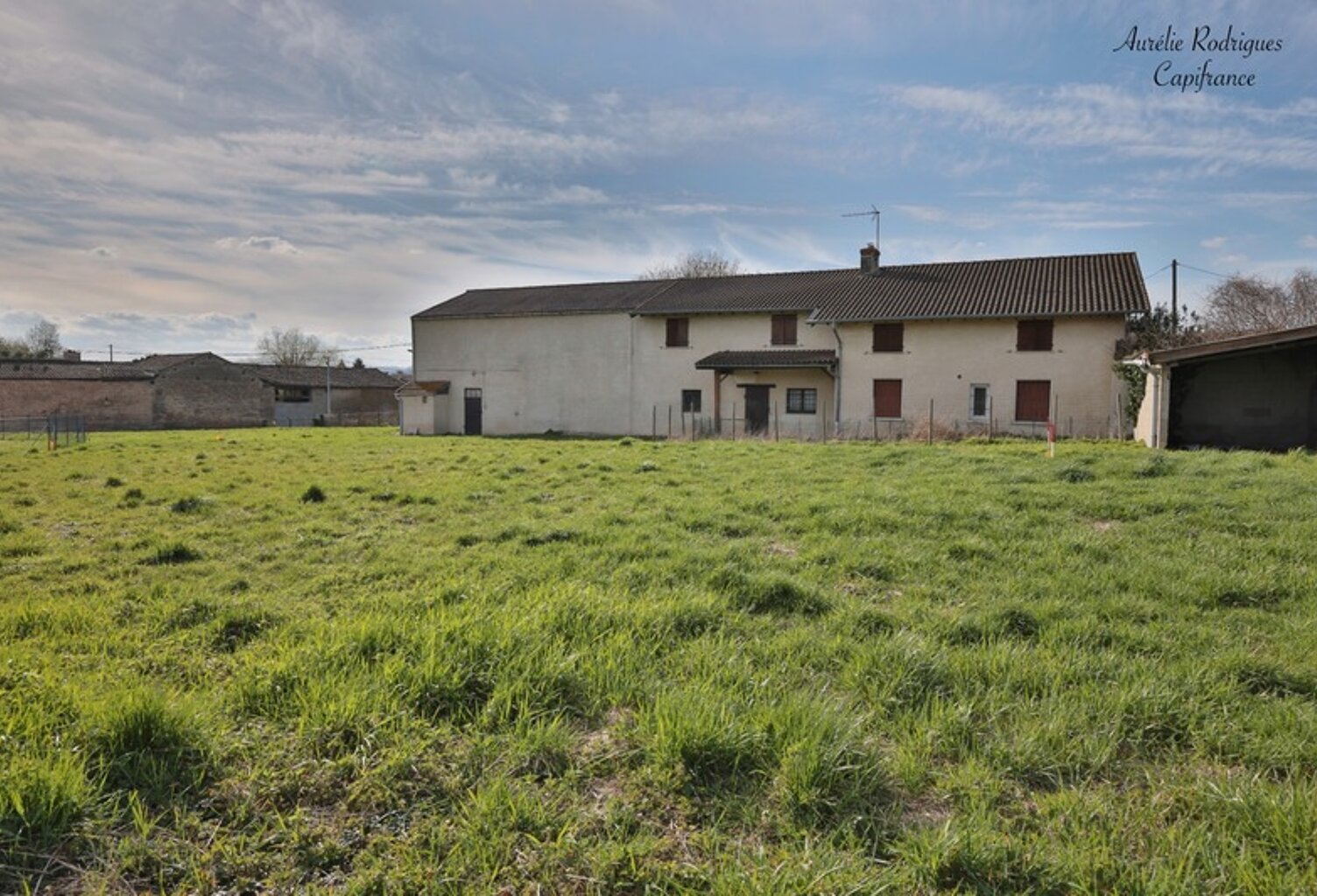 Maison à vendre 3 pièces BOZ (01) — photo 1