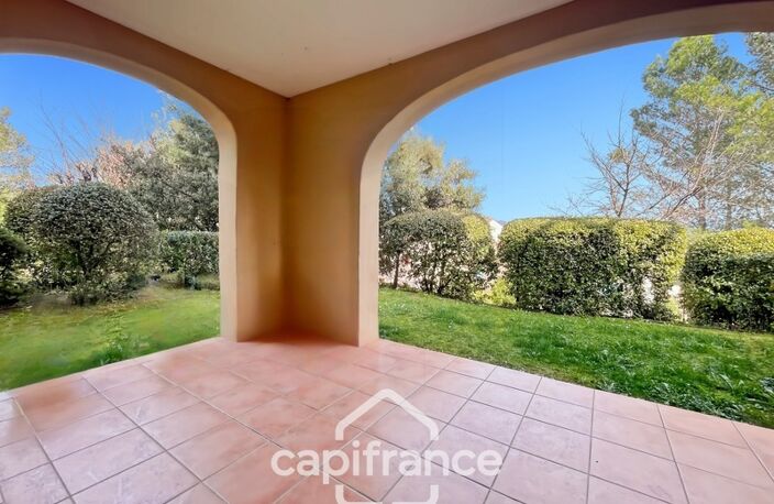 Domaine et golf de Pont Royal, appartement rare en angle et en rez-de-jardin de 42 m2 , 1 chambre double et une chambre lits supperposés , place de stationnement — photo 3