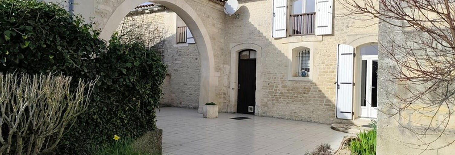 Maison 8 Pièces 238 m² à vendre à Hiersac (16290)