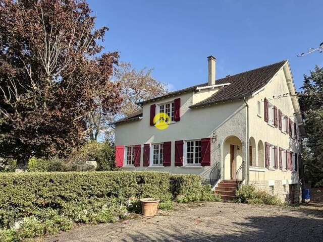 Maison 260m².7ch.Sous-sol.sur2400m² — photo du bien
