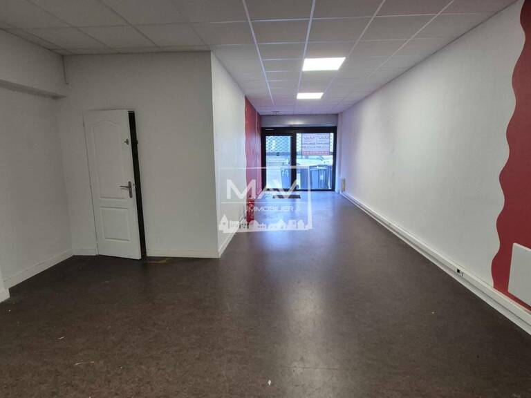 LOCAL COMMERCIAL TOURCOING — photo 1