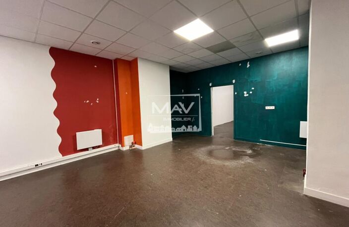 LOCAL COMMERCIAL TOURCOING — photo 3