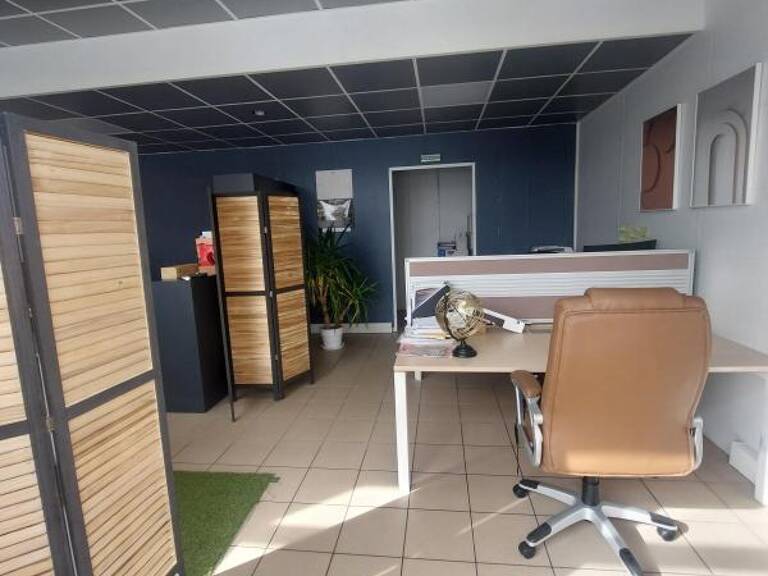 Bien Commercial À Louer — photo 1