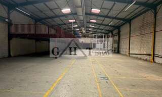 Local industriel  1300 m² à louer à Saint-Maur-des-Fossés (94100)