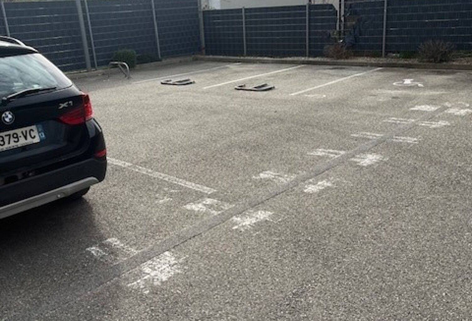Stationnement emplacement extérieur 17€ + TVA — photo 1