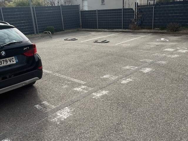 Stationnement emplacement extérieur 17€ + TVA — photo du bien