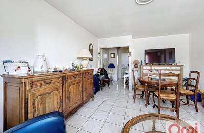 Appartement À Vendre grand T2 dernier étage avec garage — photo du bien
