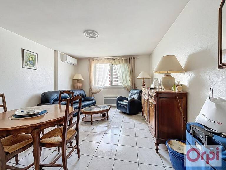 Appartement À Vendre grand T2 dernier étage — photo 1