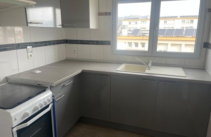 Appartement T3 et cave  À Vendre — photo 4