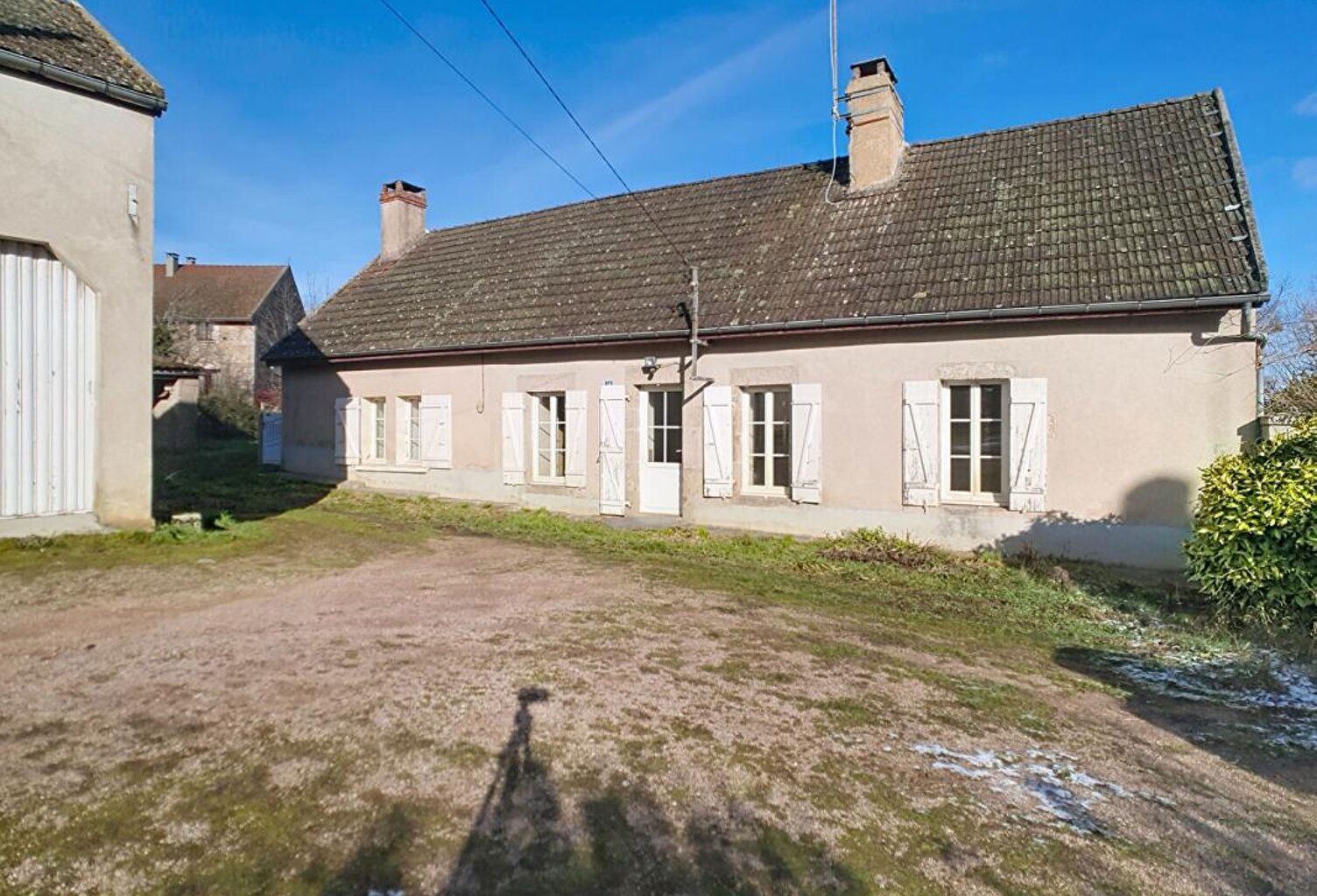 Maison La Roche En Brenil 3 pièce(s) — photo 1