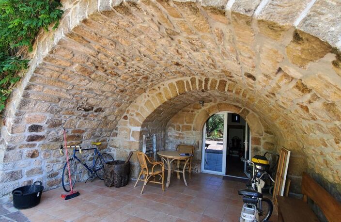 MAS PROVENÇAL DU XVIIIe, VUE ALPES ET MONT VENTOUX. CINQ CHAMBRES, IMMENSE SALON, GRANDE PISCINE, SIX TERRASSES. OPPORTUNITÉ UNIQUE À SAISIR — photo 3