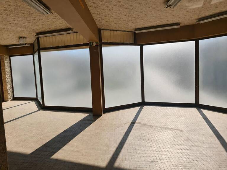 Mont de Marsan centre - Immeuble 1200m² à réhabiliter en logements ou à exploiter en locaux professionnels — photo 1