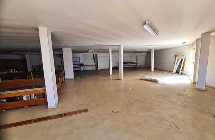 Mont de Marsan centre - Immeuble 1200m² à réhabiliter en logements ou à exploiter en locaux professionnels — photo 5