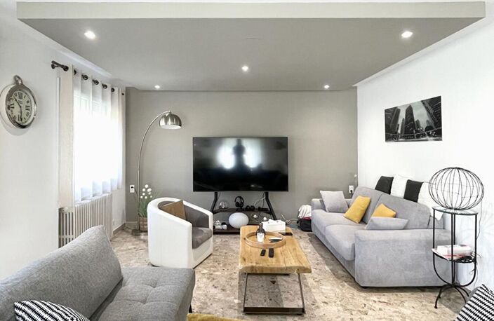 Appartement 10 pièces 4 chambres Digne Les Bains 153 m2 + T2 indépendant 40m2 — photo 2