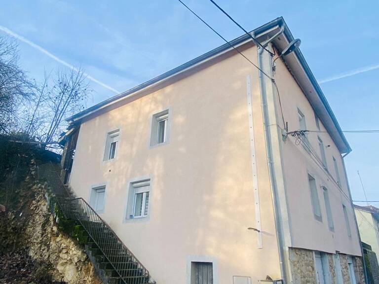 Maison / Immeuble  individuel 252 m2- 3 logements- Saint Amour — photo 1